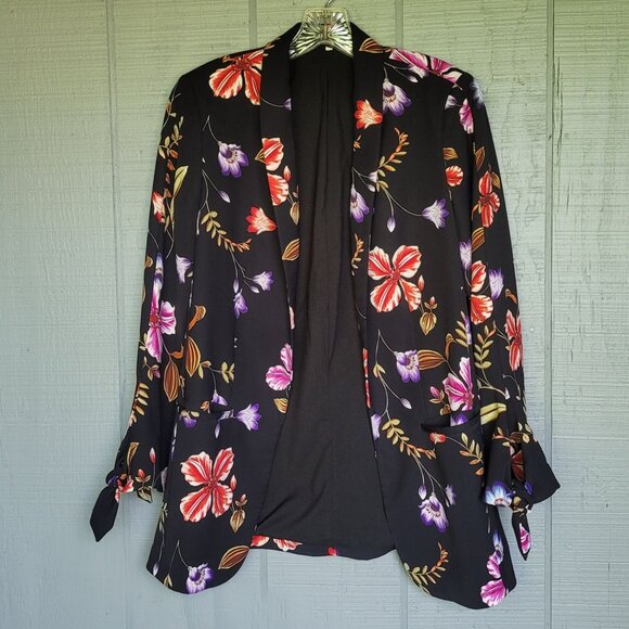 Express Floral Print Open Front Boyfriend Blazer. Size SP - Picture 2 of 9